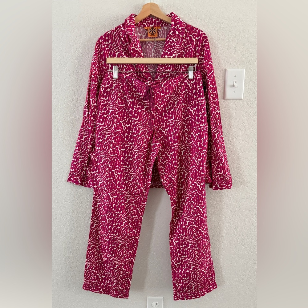 Tory Burch Womens 2 piece Animal Print Pajama Set